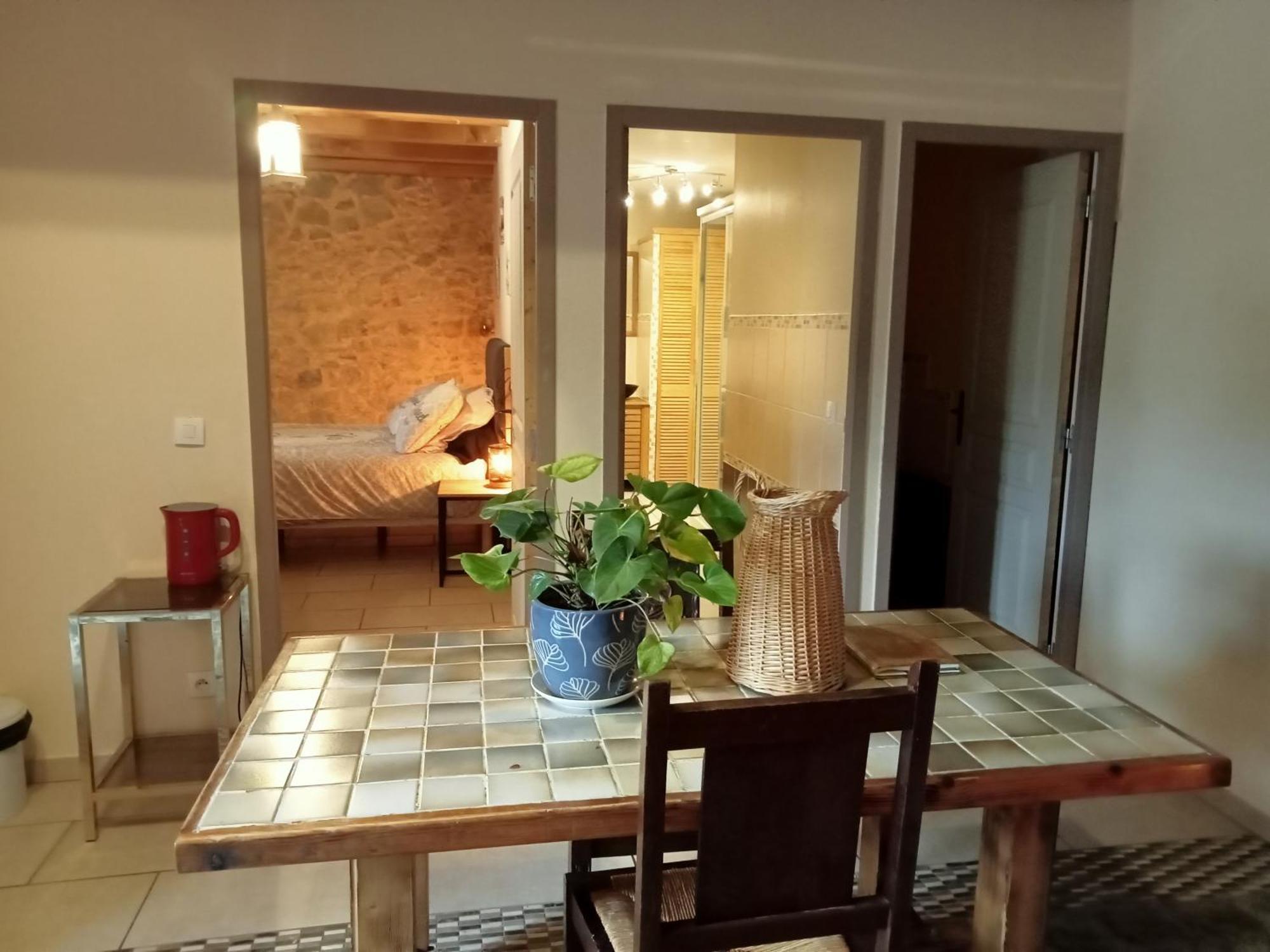 Bed and Breakfast La Dame Blanche Saint-Maurice-d'Ibie Экстерьер фото