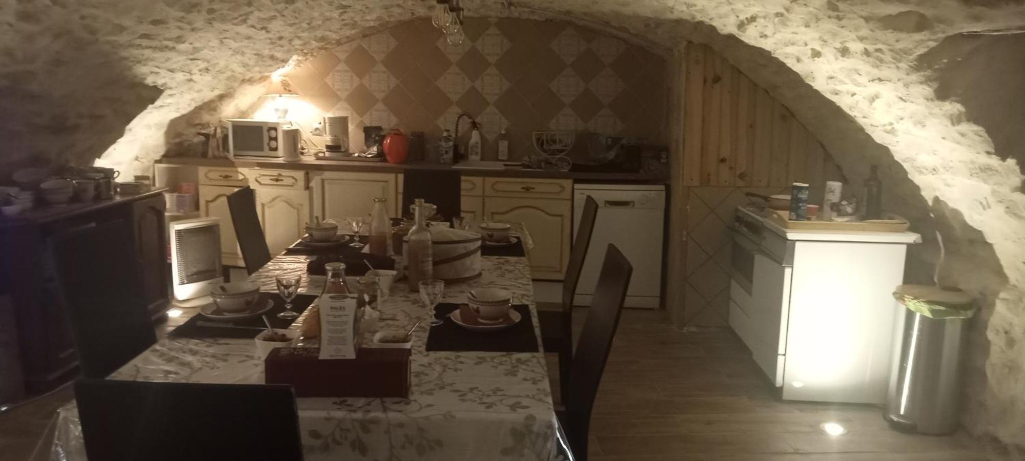 Bed and Breakfast La Dame Blanche Saint-Maurice-d'Ibie Экстерьер фото